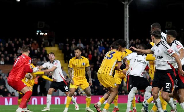 热刺遭遇意外失利,赛季前景蒙上阴影 热刺遭遇意外失利,赛季前景蒙上阴影