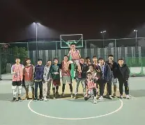 班士利队员拼尽全力，终获关键胜利