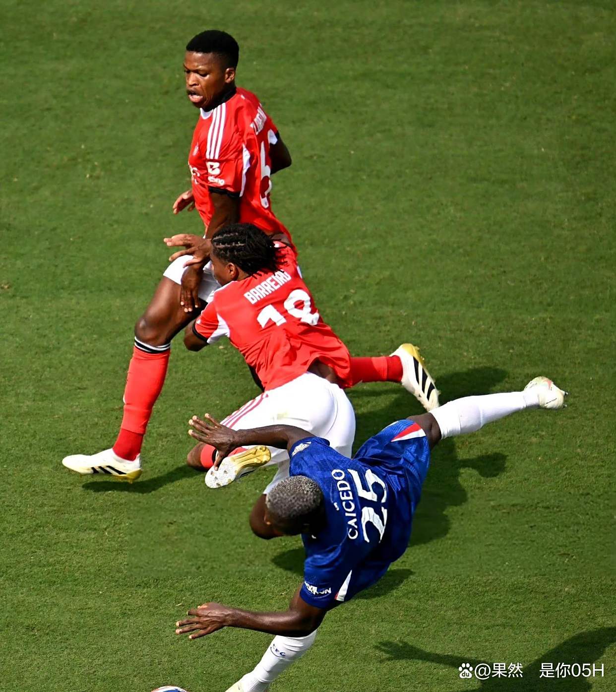 切尔西客场失利，难挡劲敌攻势