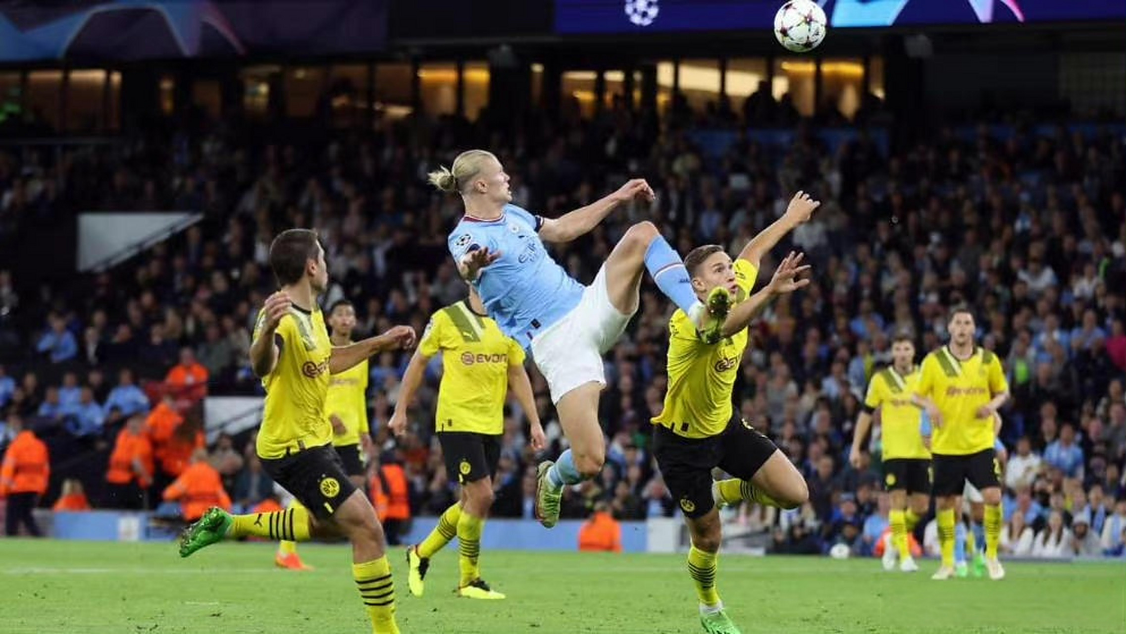 FB体育官方网站-第一回合战罢，曼城1-2不敌多特蒙德