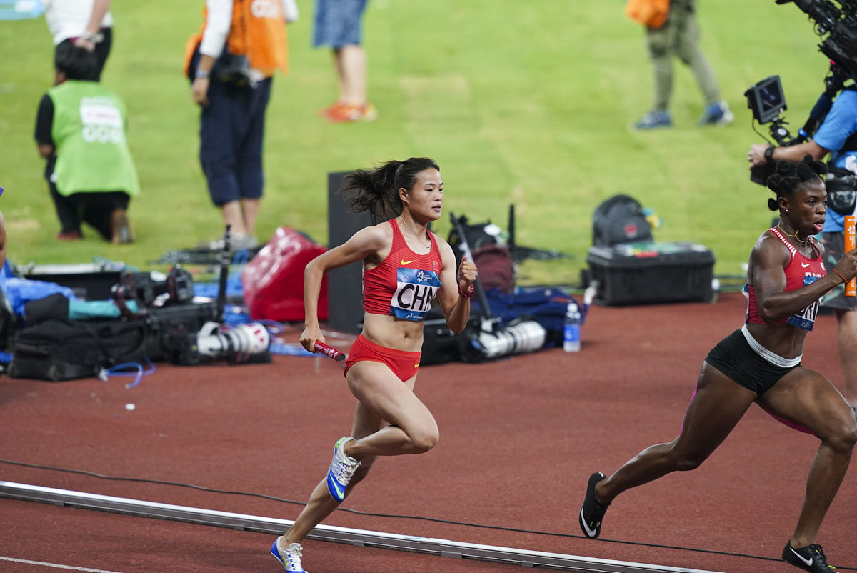 FB体育官方网站-欧洲杯女子足球大赛：中国队阻击奖牌，冲刺冠军