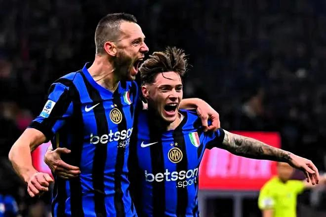 FB体育平台-阿贾克斯战平拜仁，无缘欧冠决赛