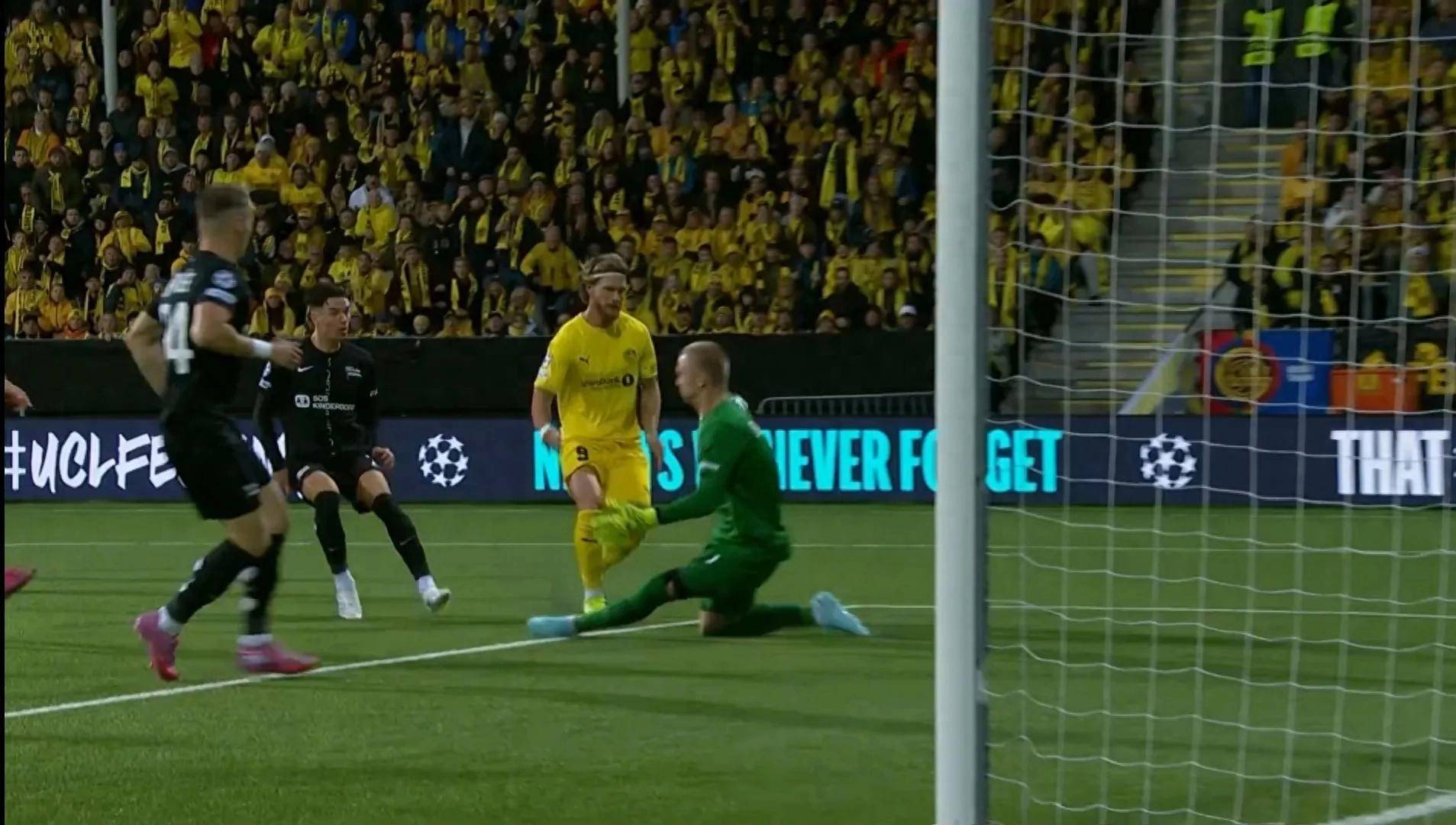 FB体育官网-欧冠比赛中,几支豪门球队连续战平场面惊险