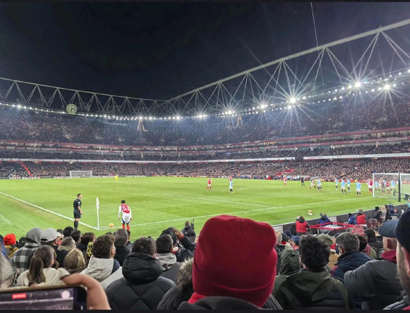 FB体育-曼城主场不敌反弹,输球成为球迷焦点