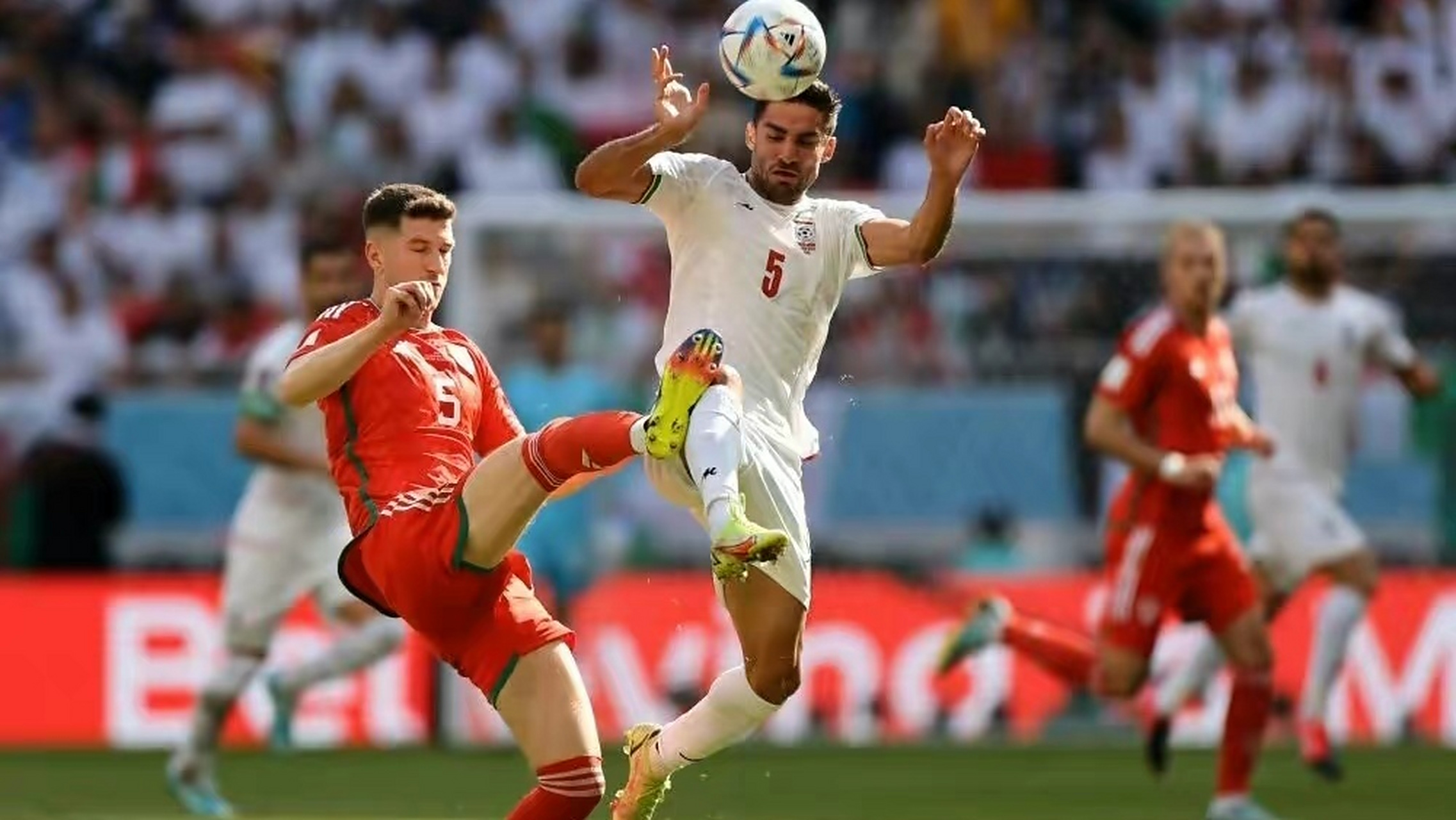 FB体育-伊朗劲旅展现实力，向前迈进半决赛